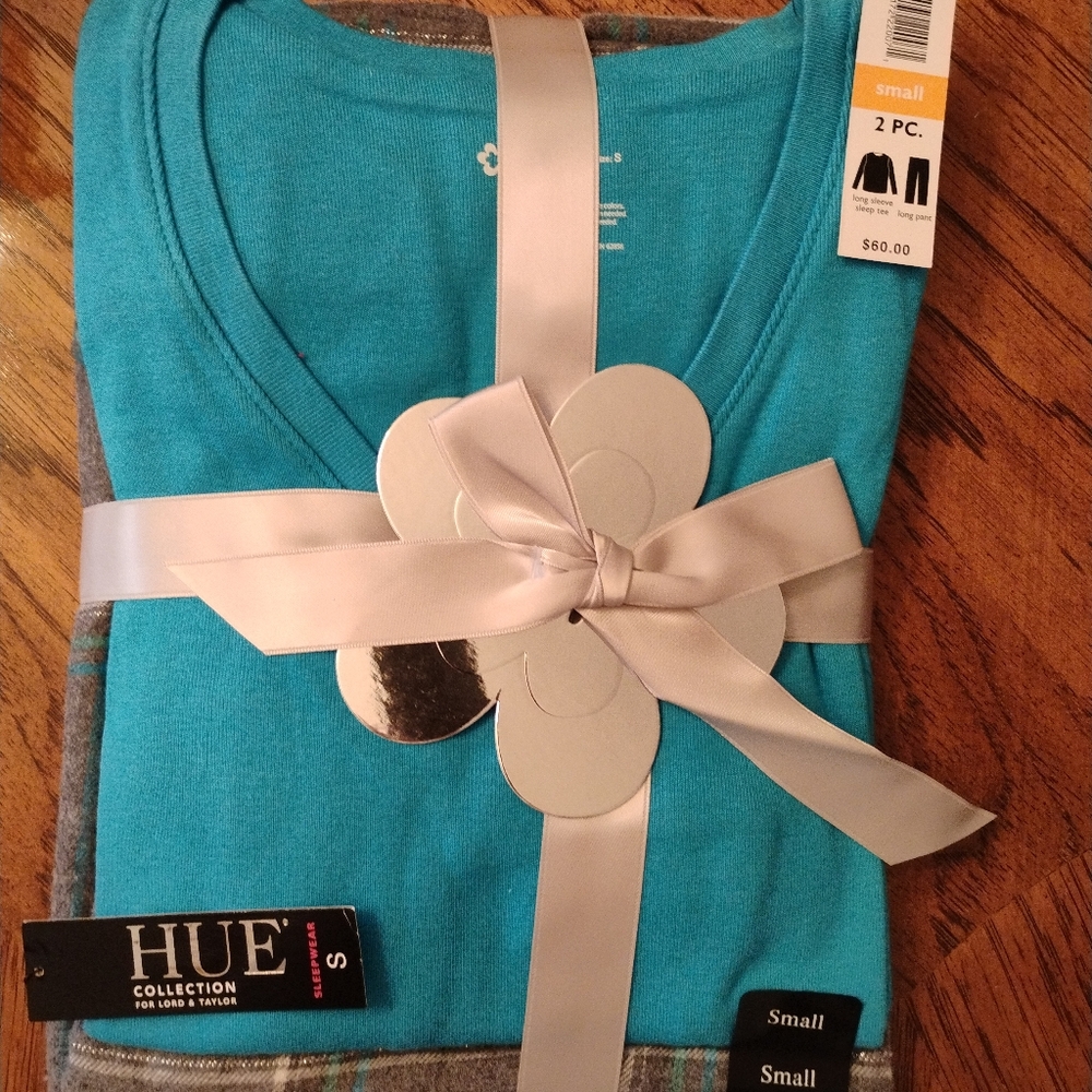 Hue Pajamas Set